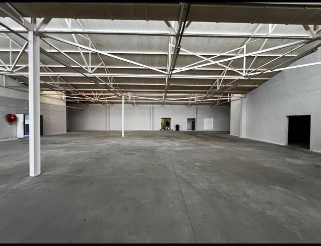 1,600M² WAREHOUSE TO LET IN PAROW EAST